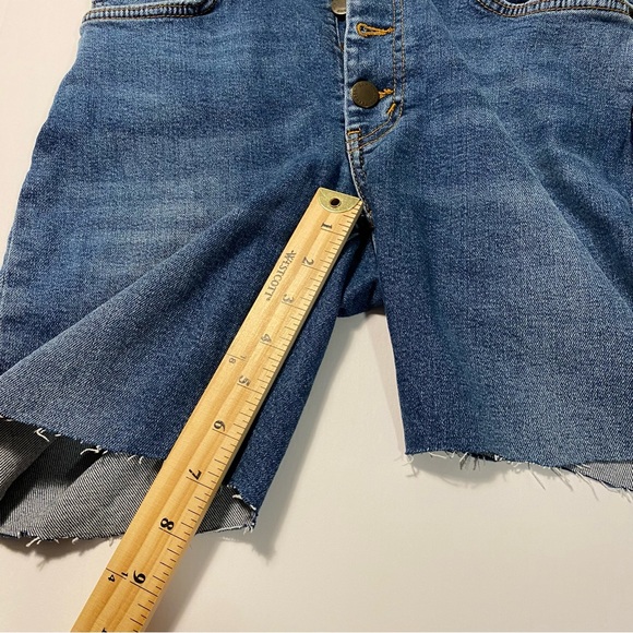 & Other Stories Los Angeles Atelier Blue Asymmetrical Hem Jean Shorts - Picture 12 of 12